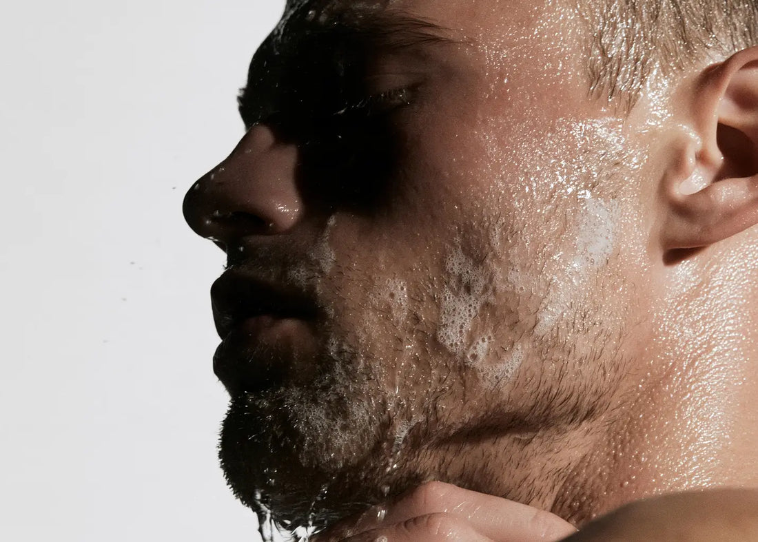 Limpiador facial hombre: antienvejecimiento y grasa