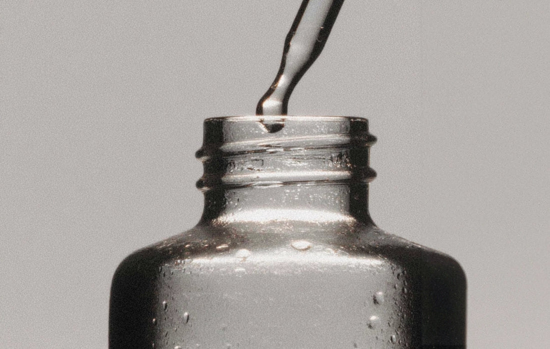 Activos hidratantes para la piel del hombre